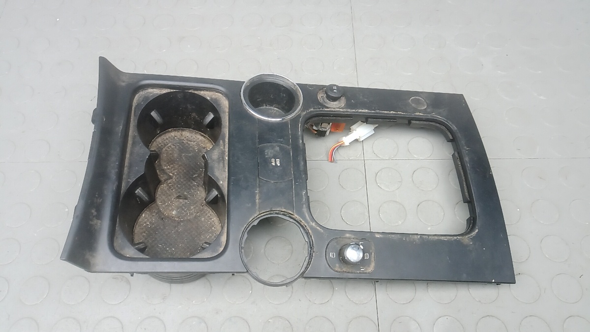 Прикуриватель к Volkswagen Touareg 2006