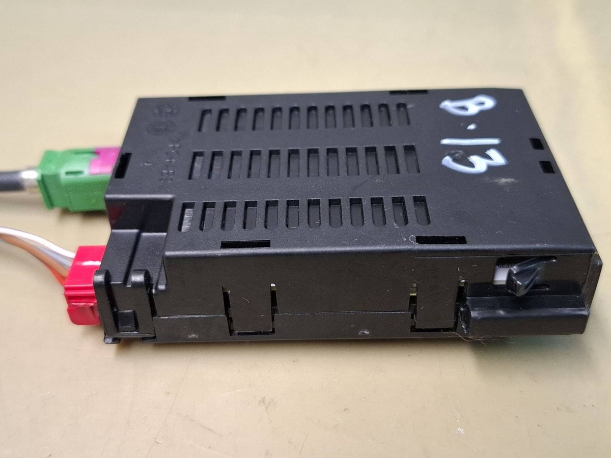 Разъем AUX / USB к Volkswagen Jetta 2021