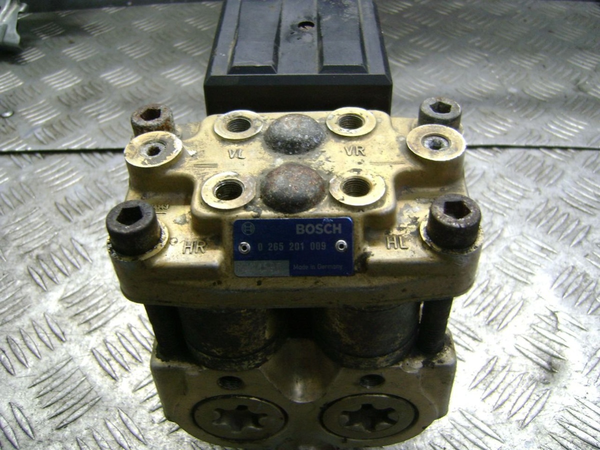 Блок управления ABS к Porsche 924 1985