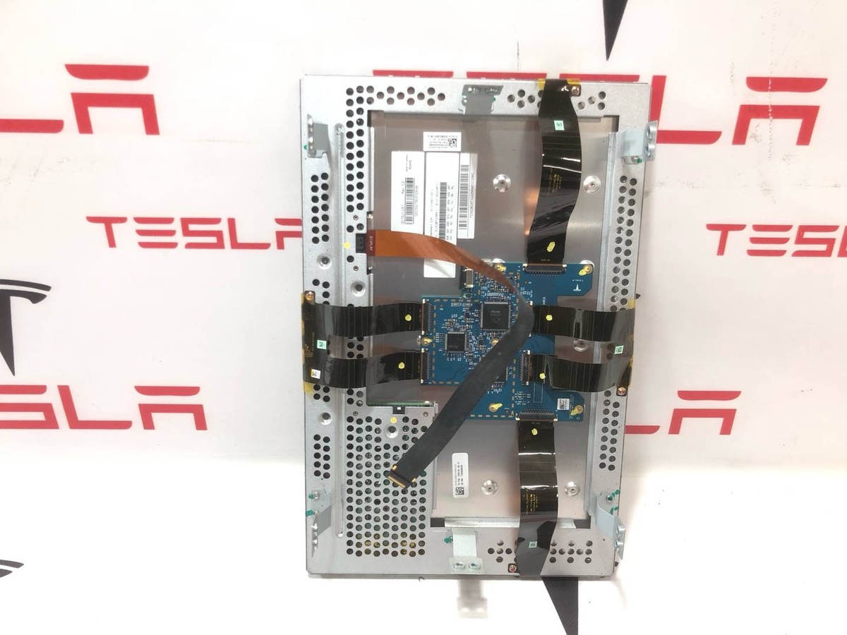 Монитор к Tesla Model X 2019