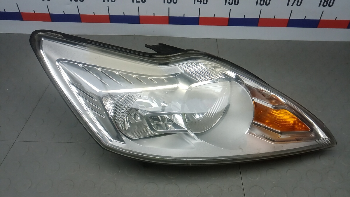 Фара правая к Ford Focus 2009