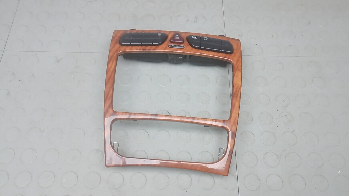 Кнопка  к Mercedes-Benz C-klasse 2002