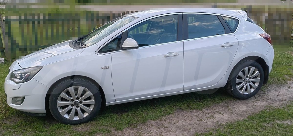 Opel Astra J, 2011