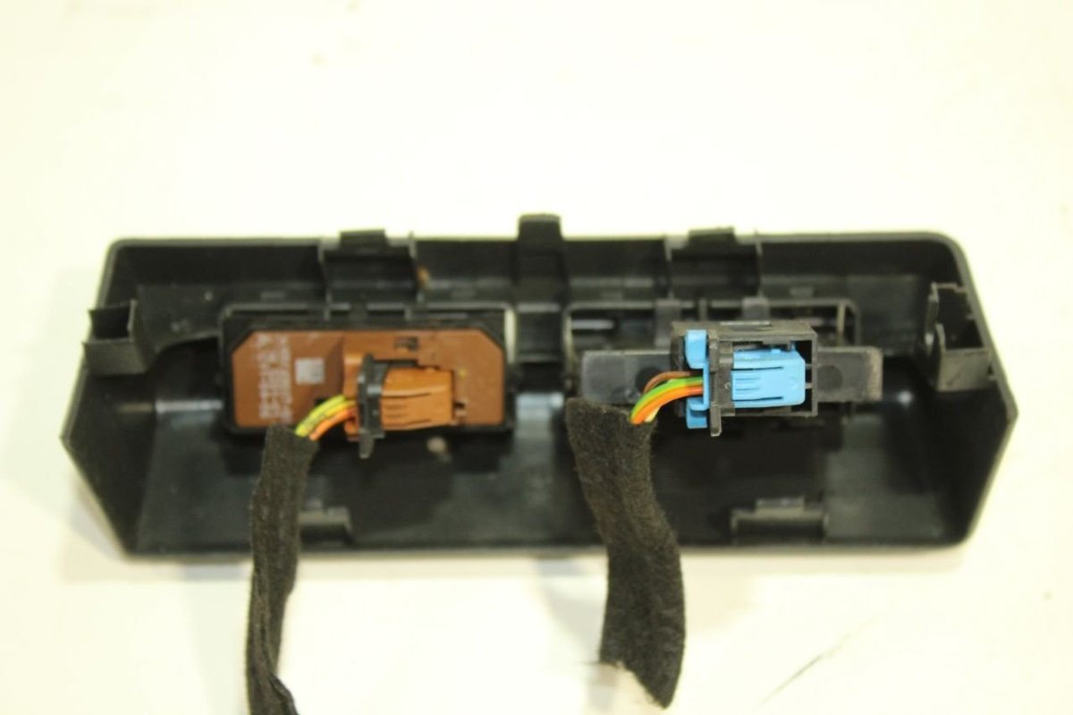 Кнопка  к Peugeot 3008 2011