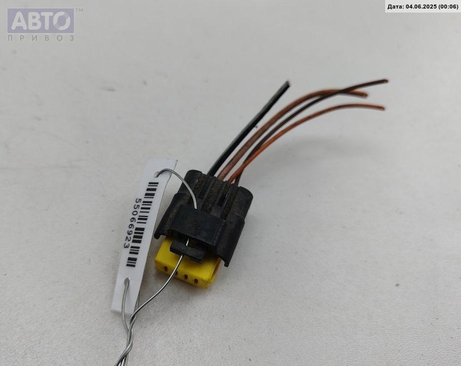 Разъем AUX / USB к Renault Megane 2004
