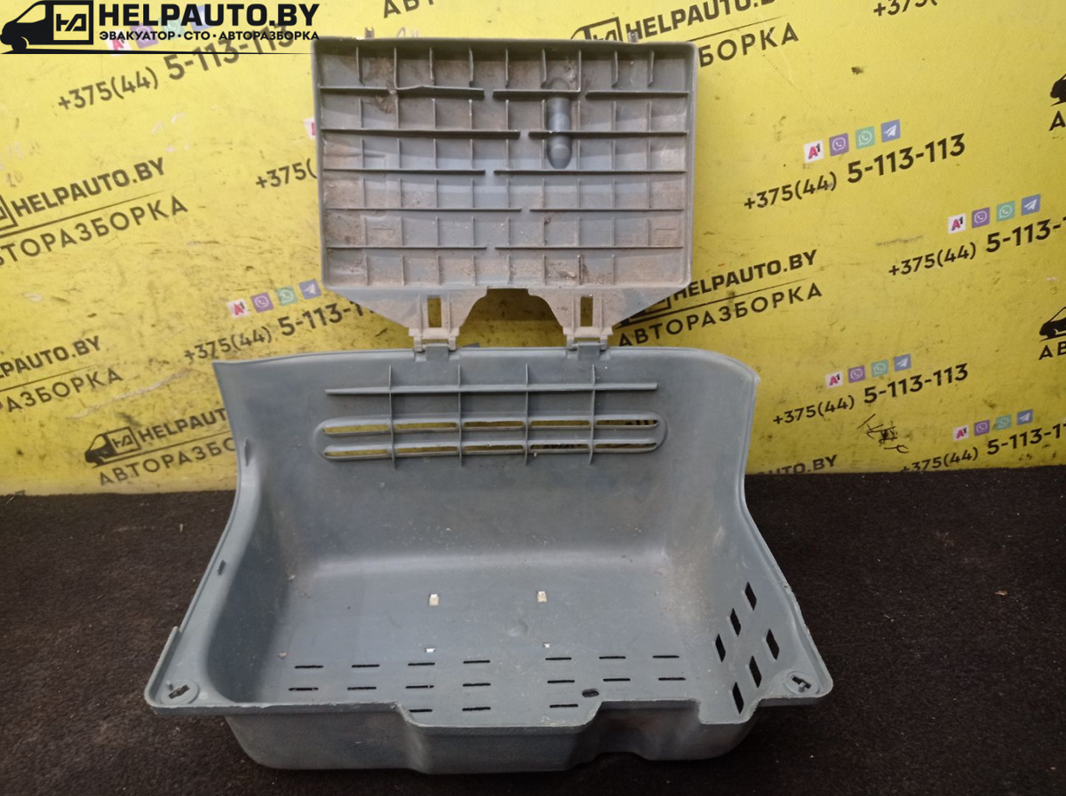 Крепление аккумулятора к Renault Scenic 1997