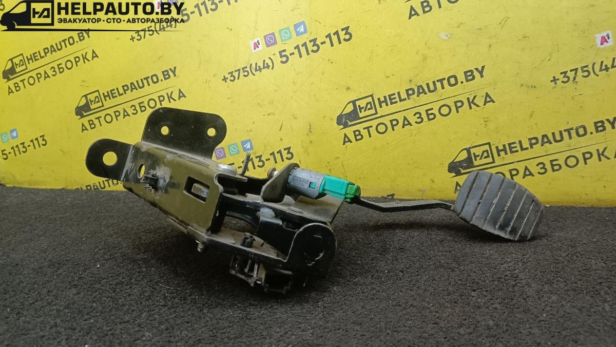 Педаль к Renault Scenic 2004