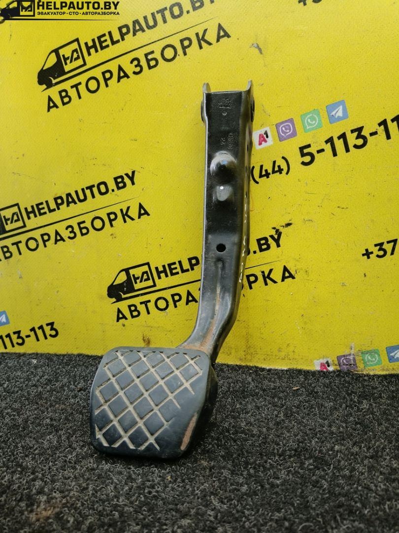 Педаль к Volkswagen Bora 2000