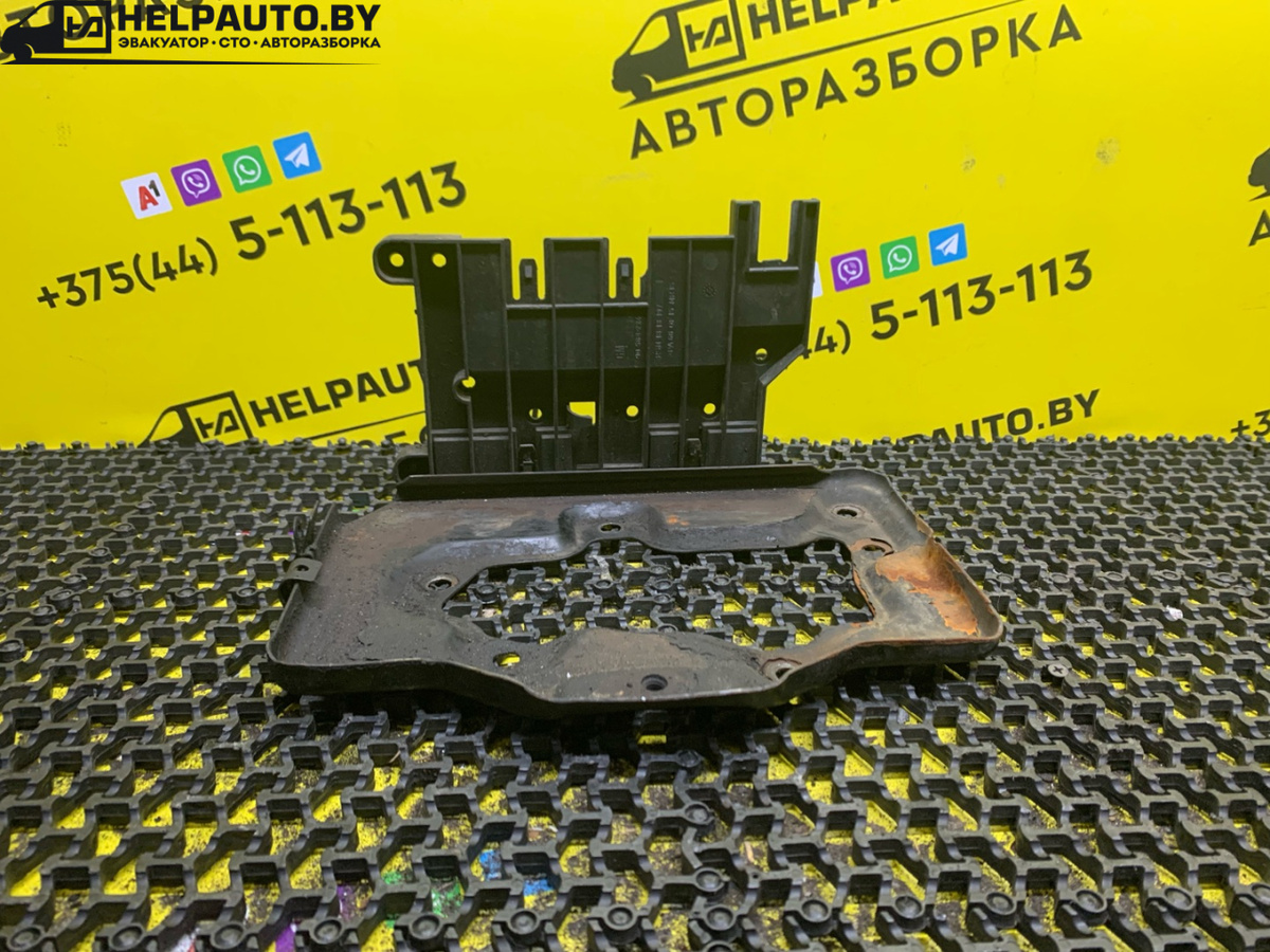 Крепление аккумулятора к Opel Vectra 1996