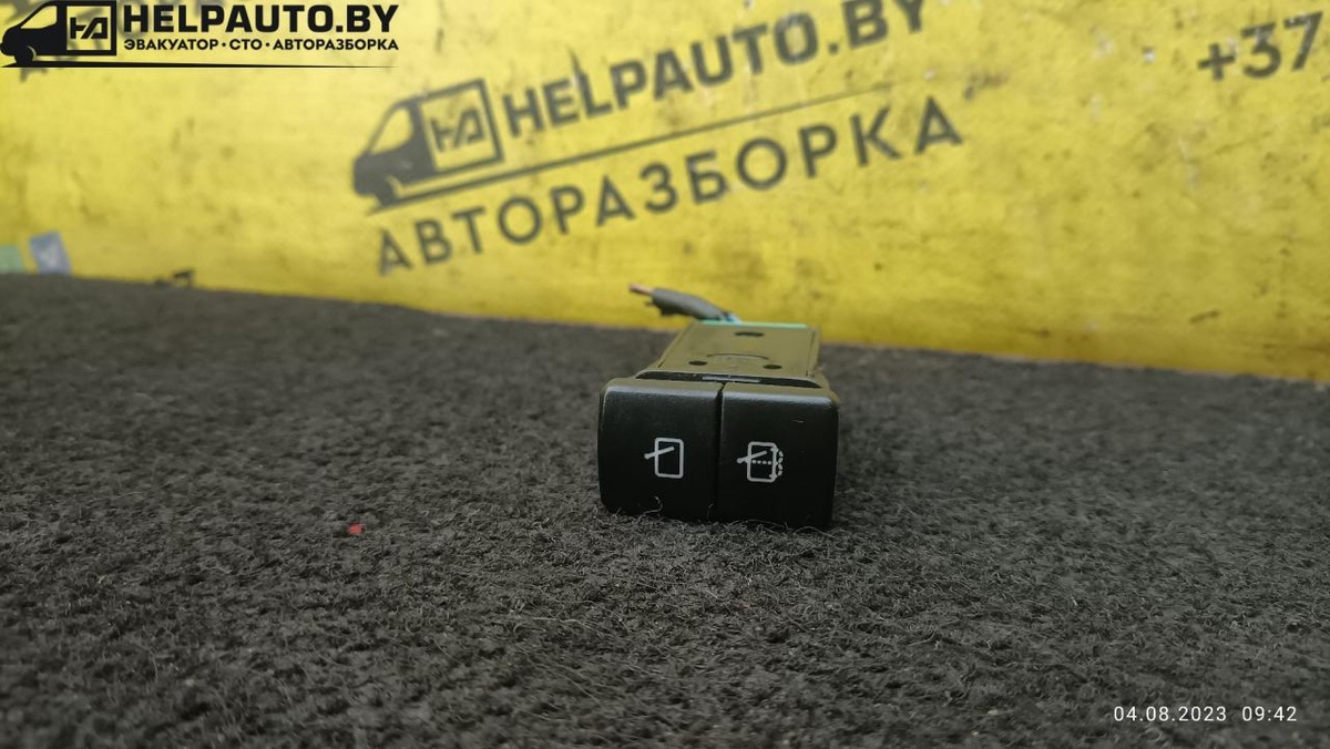 Кнопка  к Kia Rio 2002