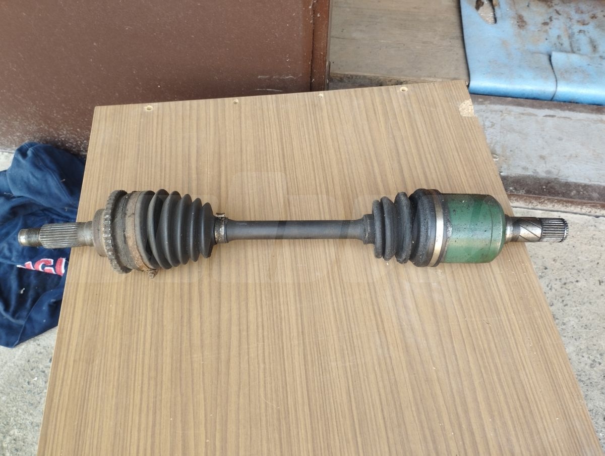 Полуось левый к Mazda 626 1993