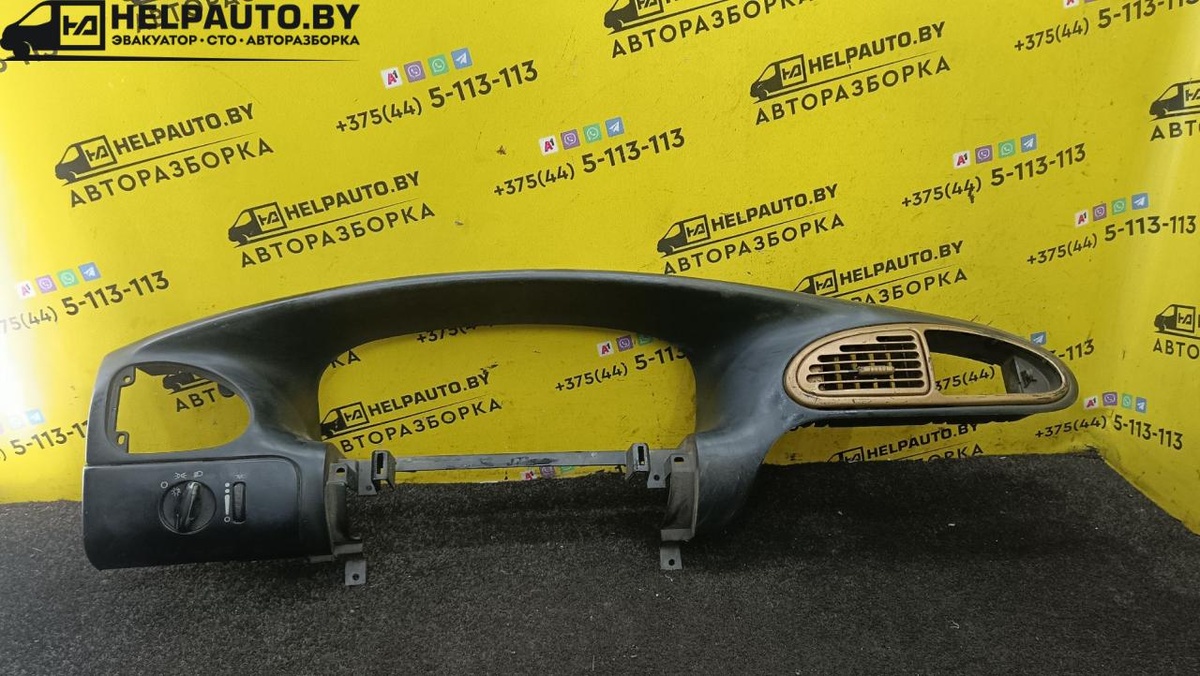 Рамка панели приборов к Chrysler Voyager 2001