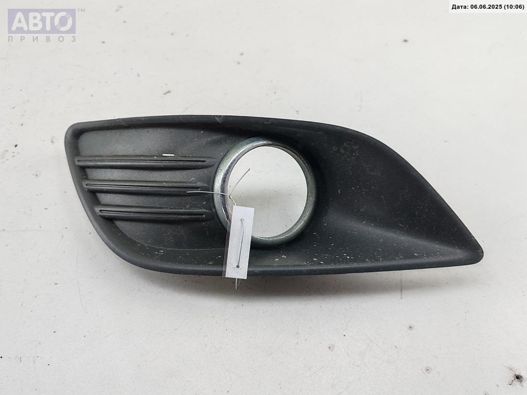 Рамка фары к Ford Focus 2009