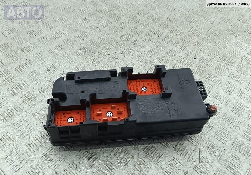 Короб предохранителей к Opel Vectra 2002