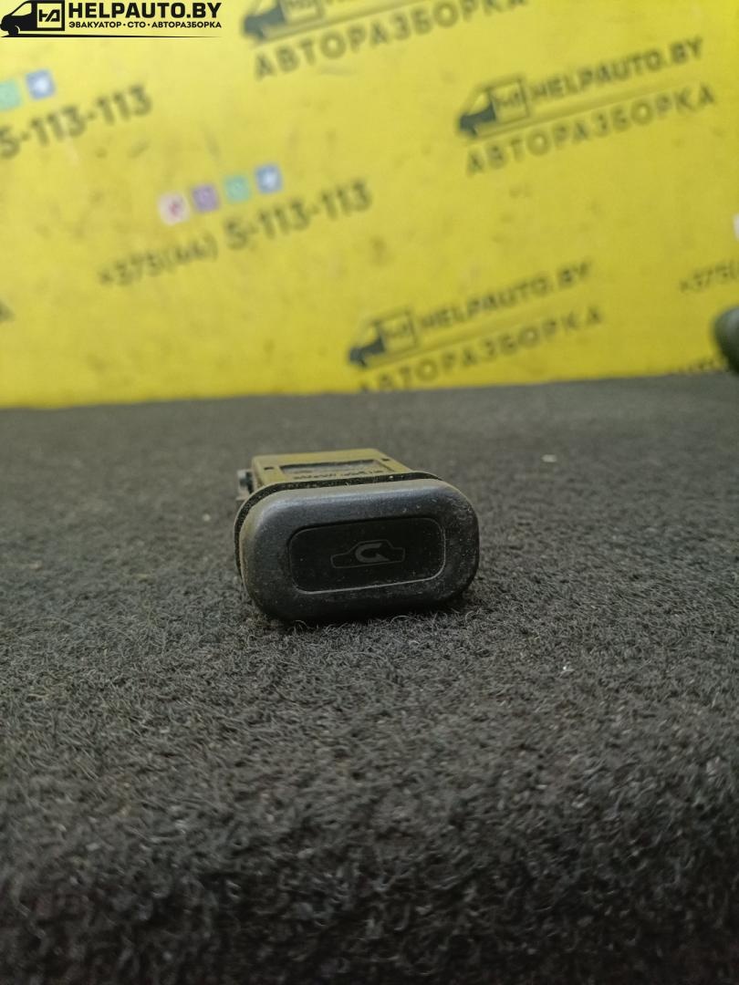 Кнопка  к Mitsubishi Lancer 1994