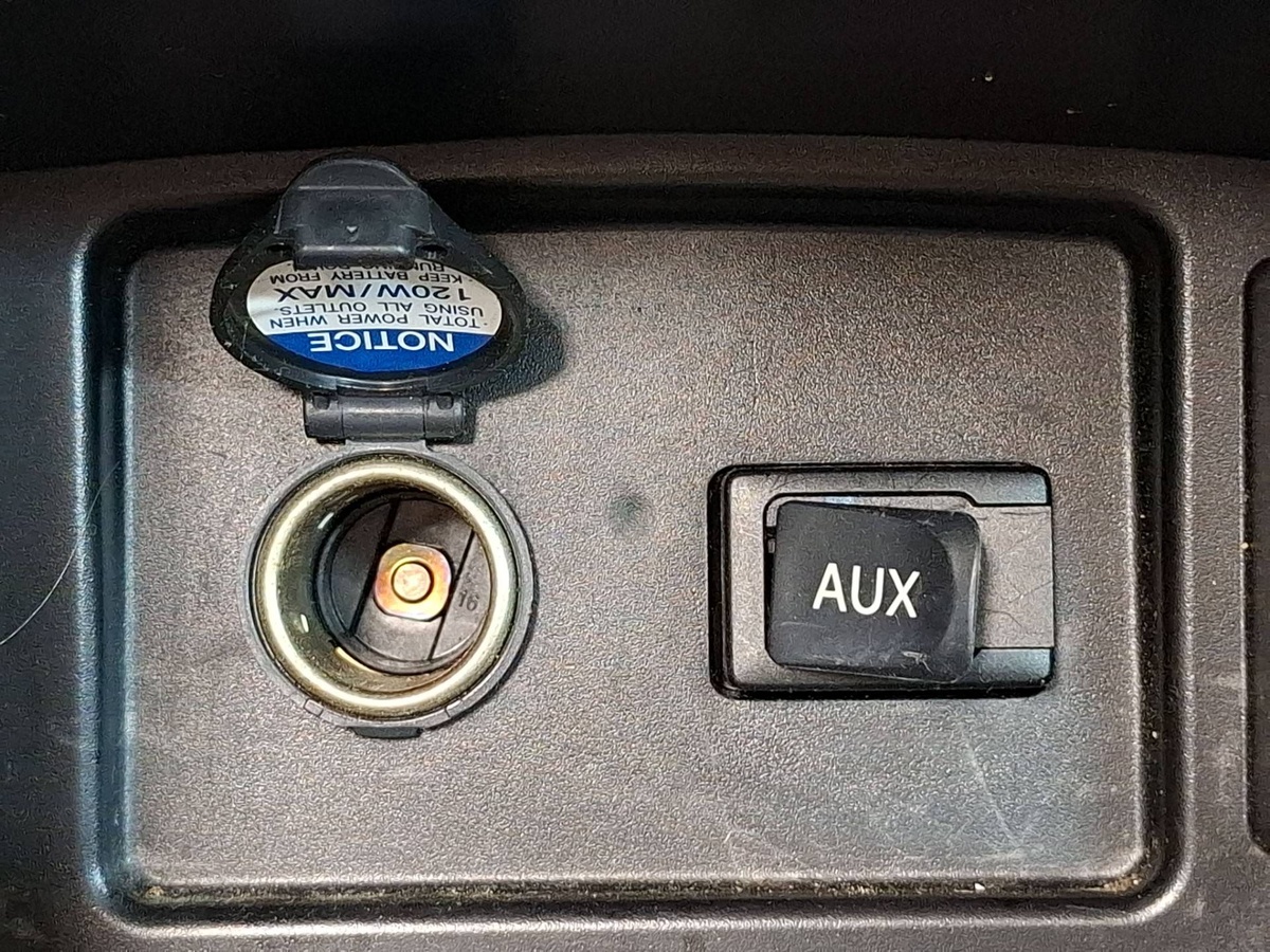 Бардачок к Toyota Camry 2009