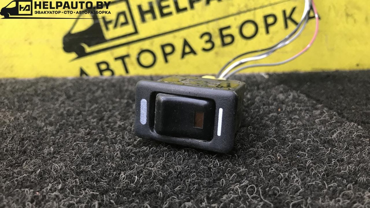 Кнопка  к Nissan Maxima 1998