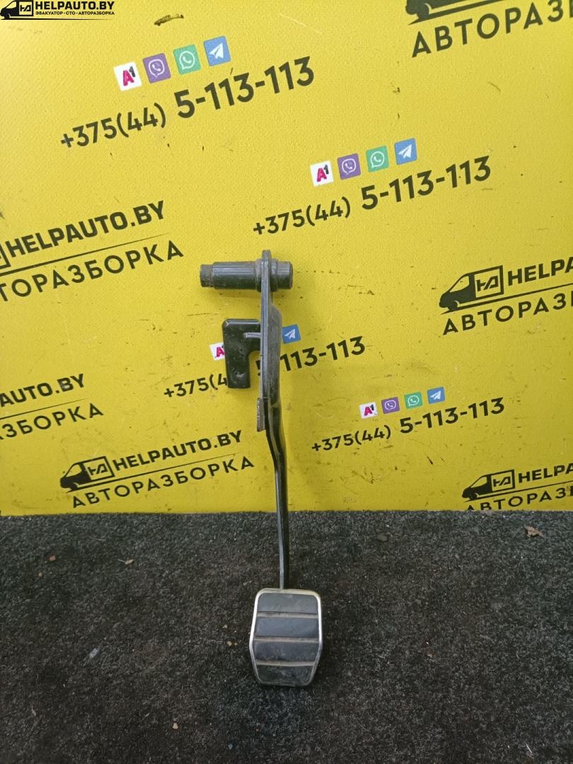 Педаль к Renault Laguna 1996