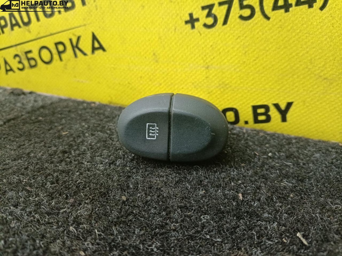 Кнопка  к Renault Megane 1996