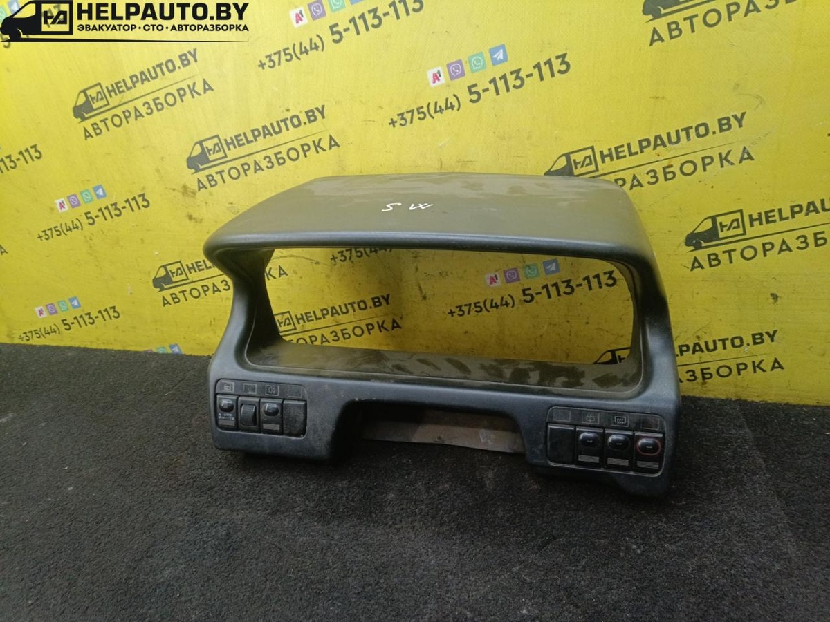 Рамка панели приборов к Mitsubishi Space Wagon 1994