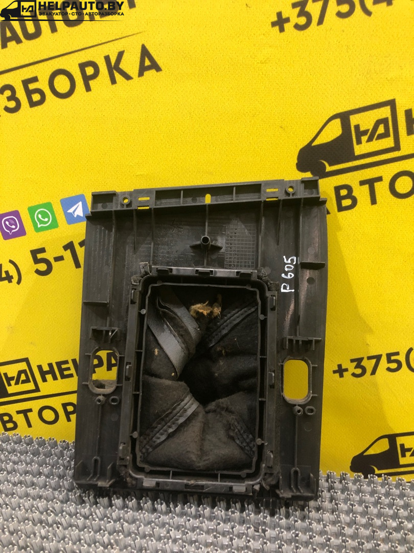 Накладка к Peugeot 605 1994