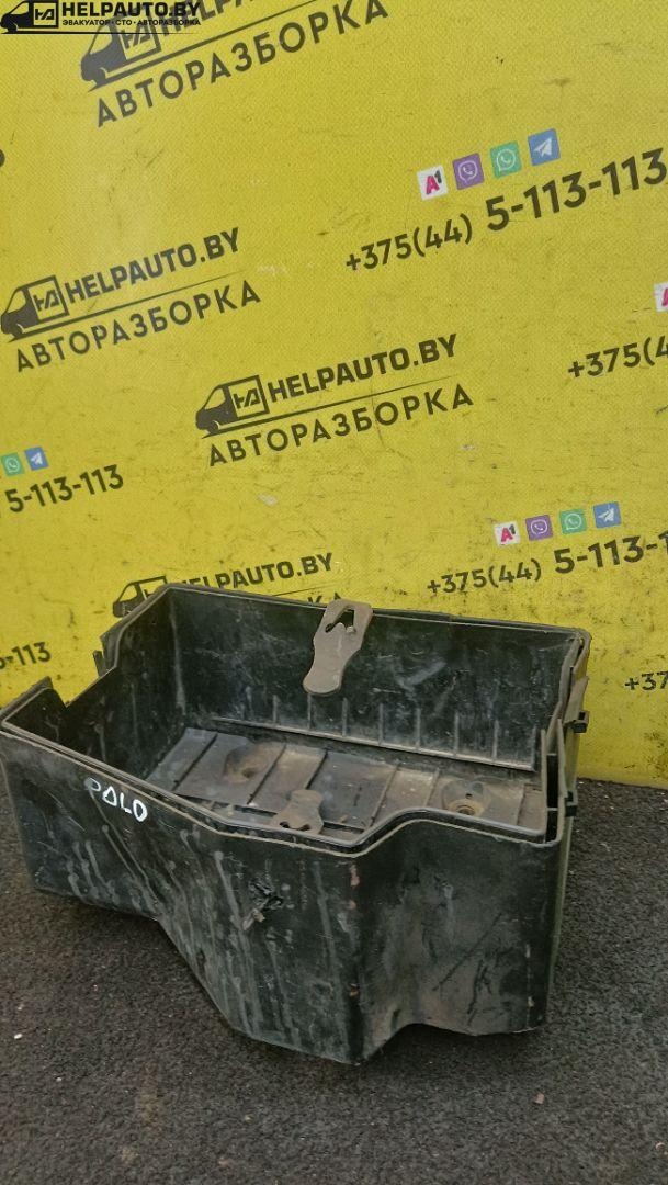 Крепление аккумулятора к Volkswagen Polo 1999