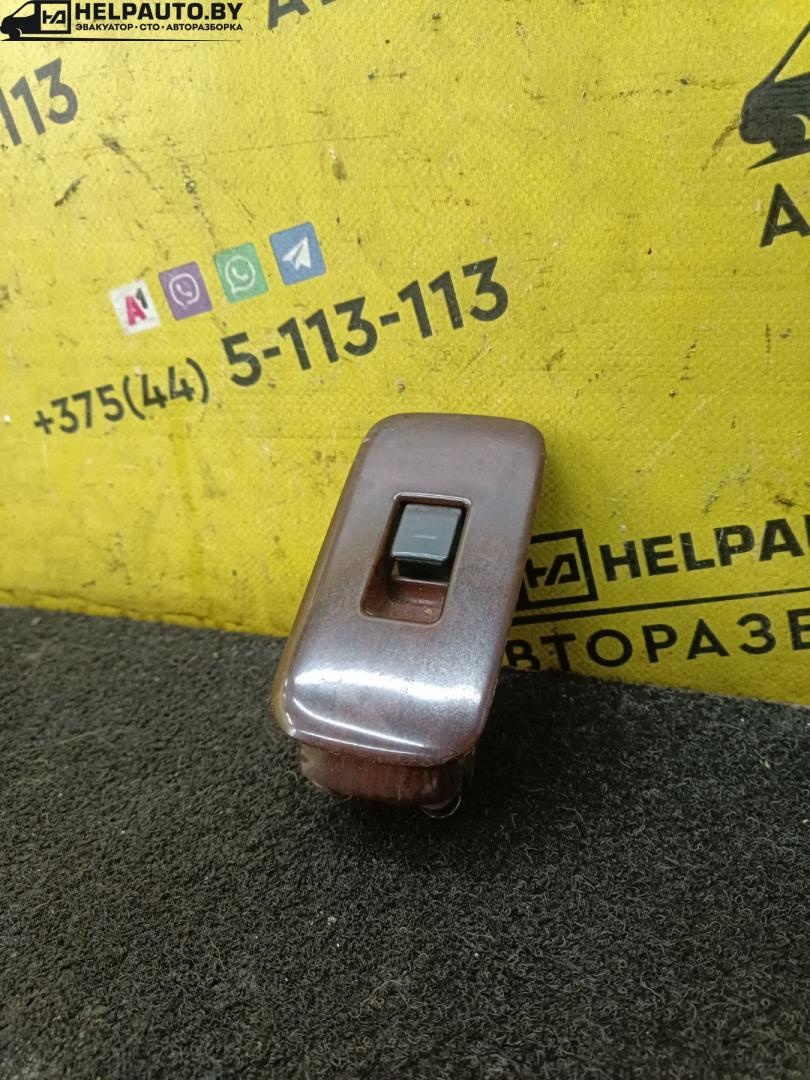 Кнопка  к Nissan Maxima 1997
