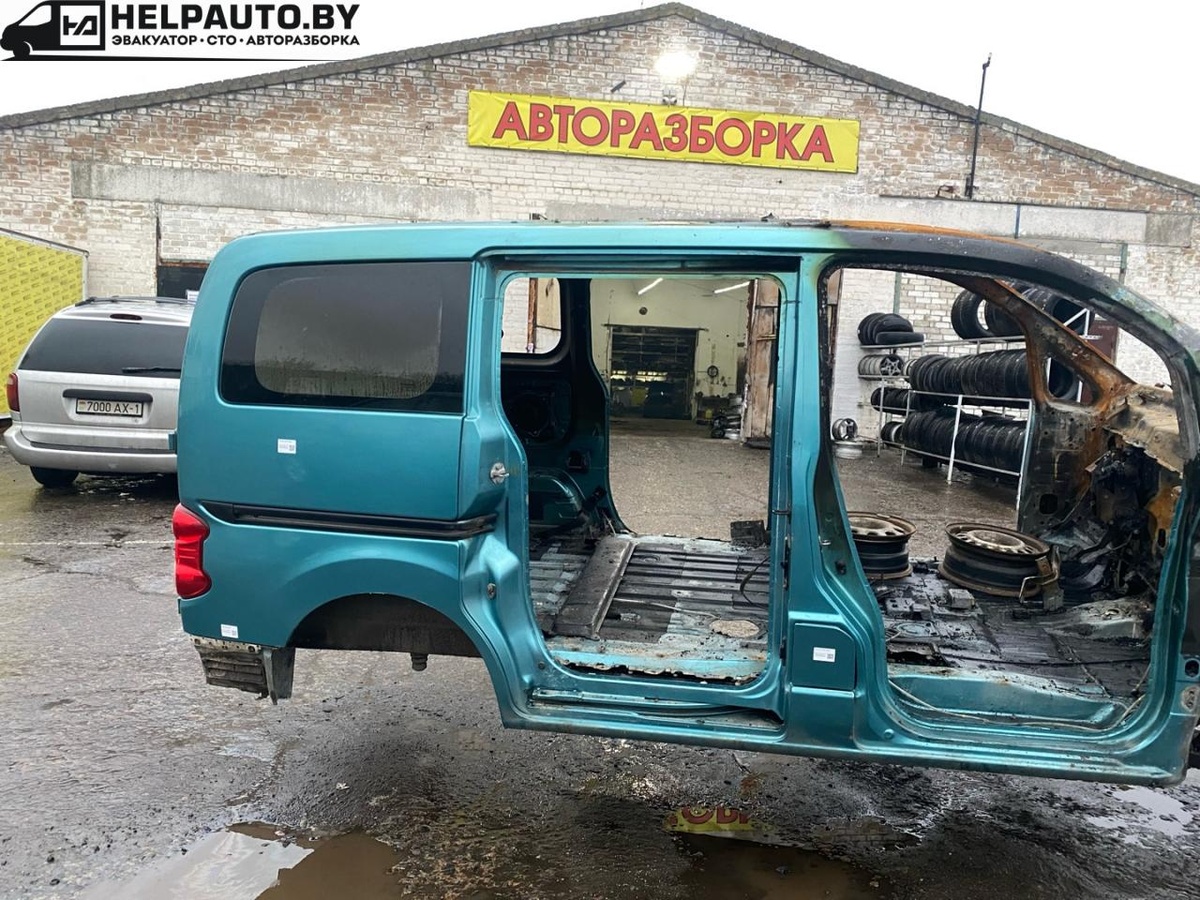 Четверть кузова к Nissan NV200 2010