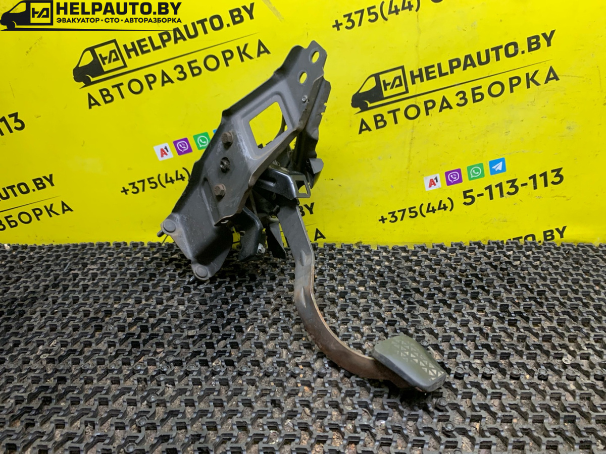 Педаль к Opel Vectra 1996