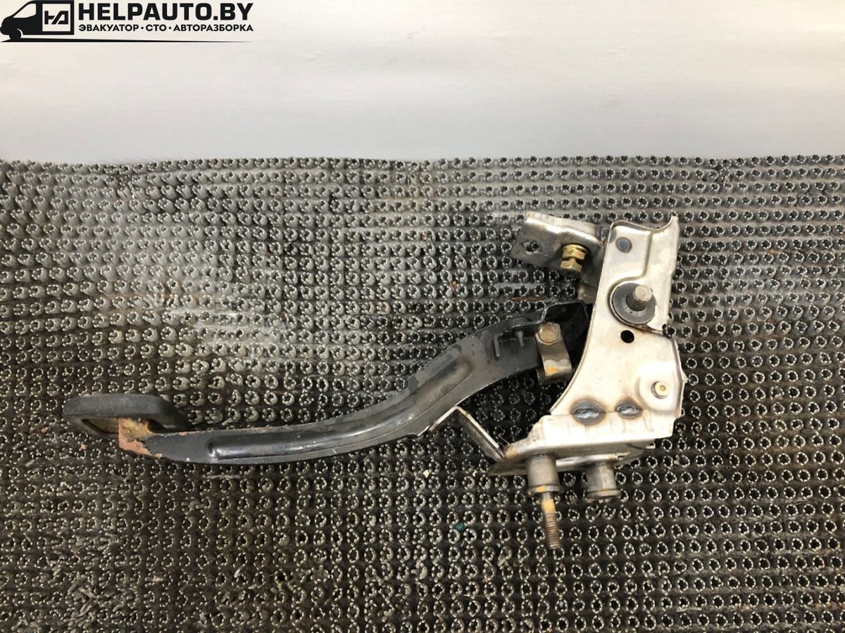 Педаль к Mazda 626 1999