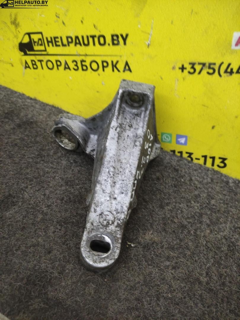 Балка под КПП к Audi 100 1989