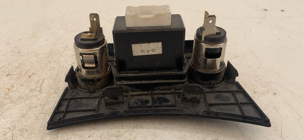 Разъем AUX / USB к Hyundai Solaris 2012