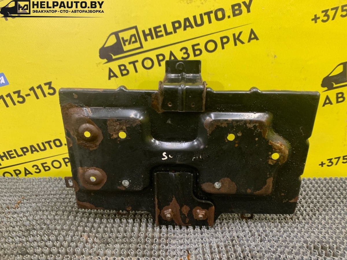 Крепление аккумулятора к Kia Sorento 2005