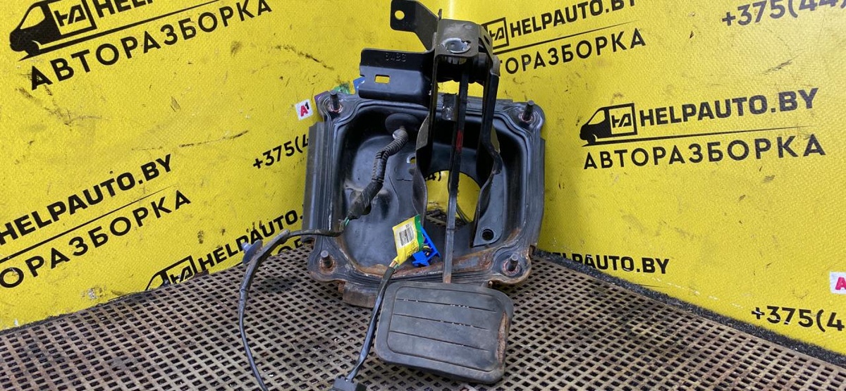 Педаль к Renault Scenic 1998