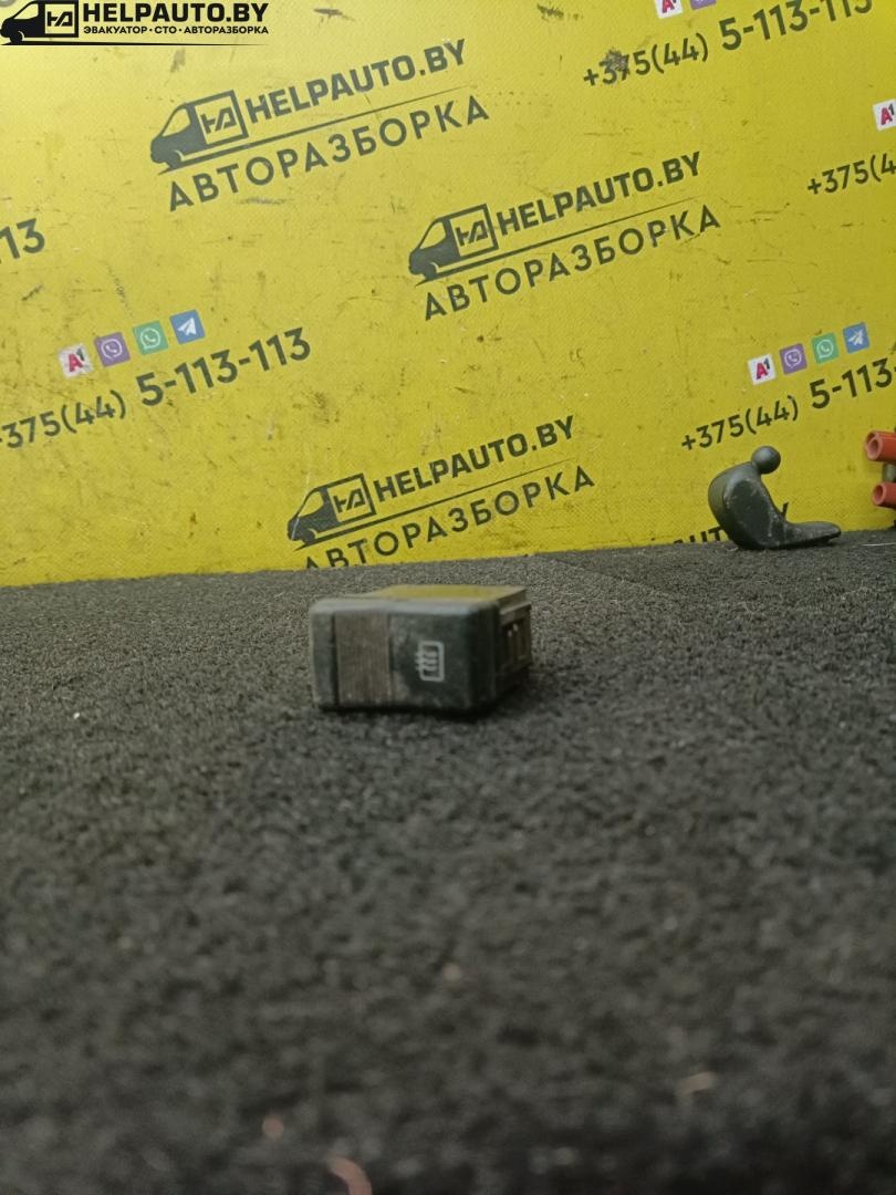 Кнопка  к Audi 100 1985