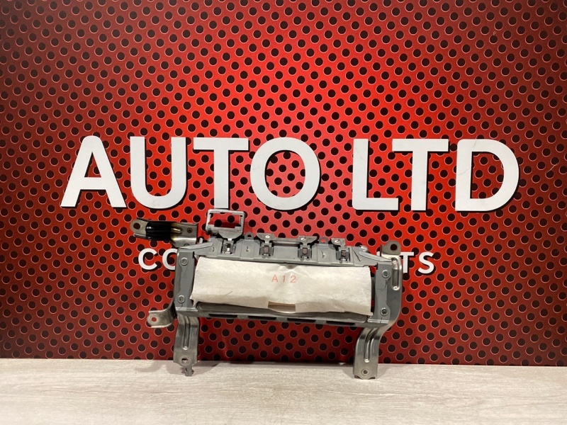 Подушка безопасности коленная к Toyota Land Cruiser 2010