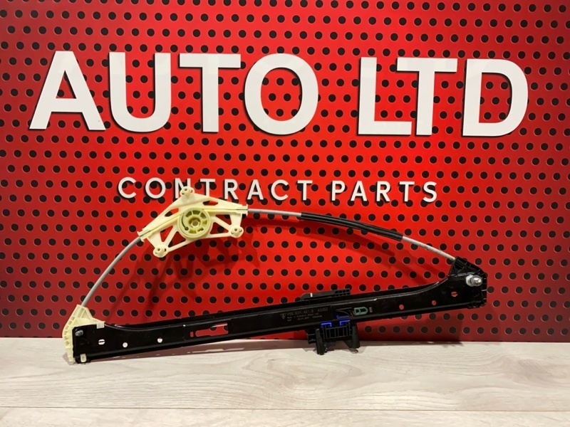 Стеклоподъемник задний левый к Porsche Macan 2021