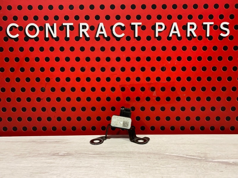 Датчик ускорения к Mercedes-Benz GLE 2016