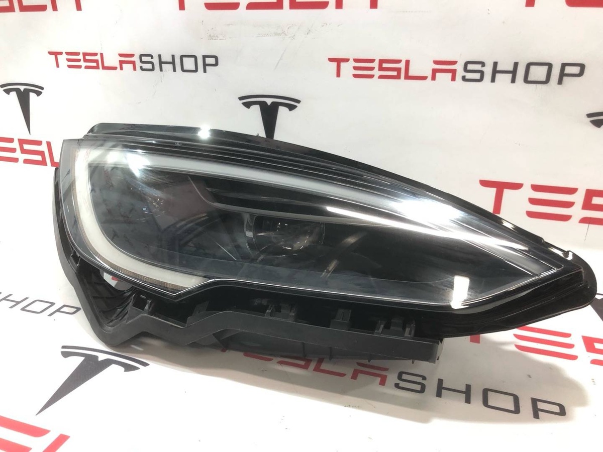 Фара правая к Tesla Model S 2021