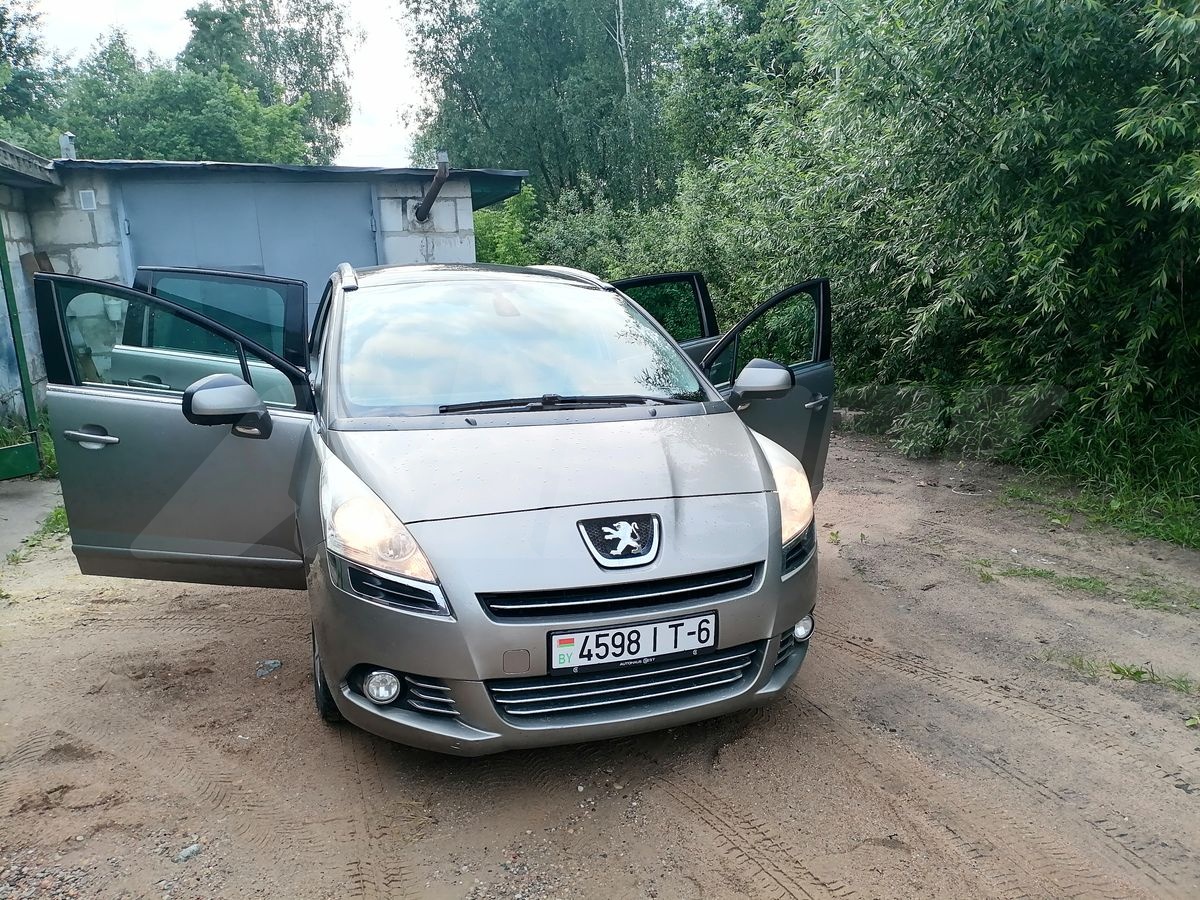 Peugeot 5008 I, 2011