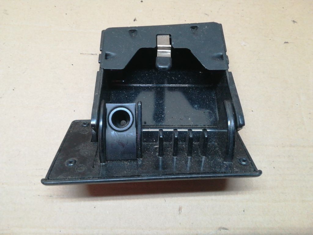 Пепельница к Volkswagen Passat 1995