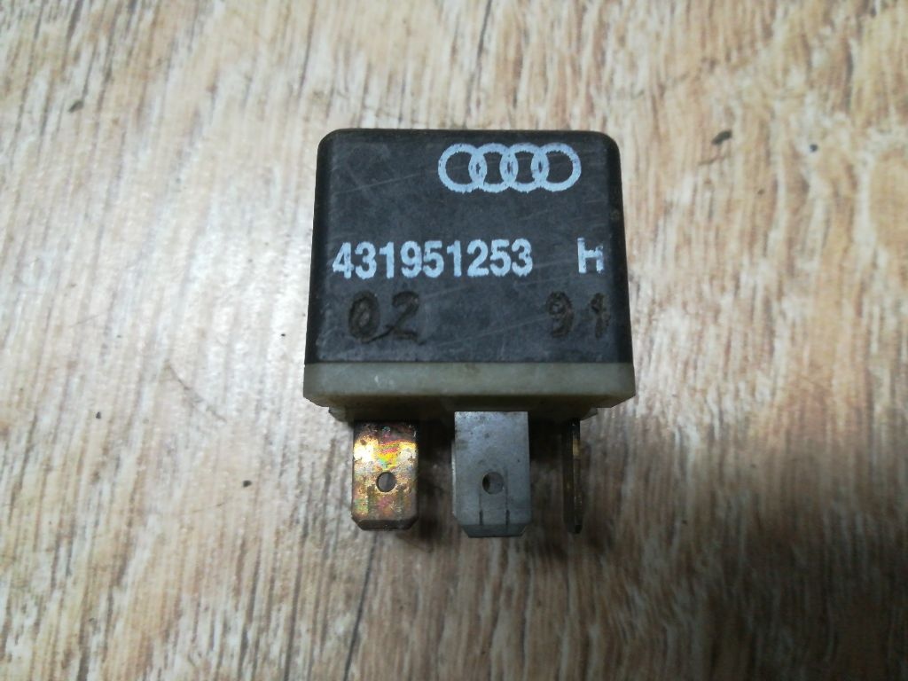 Реле вентилятора к Audi 100 1994