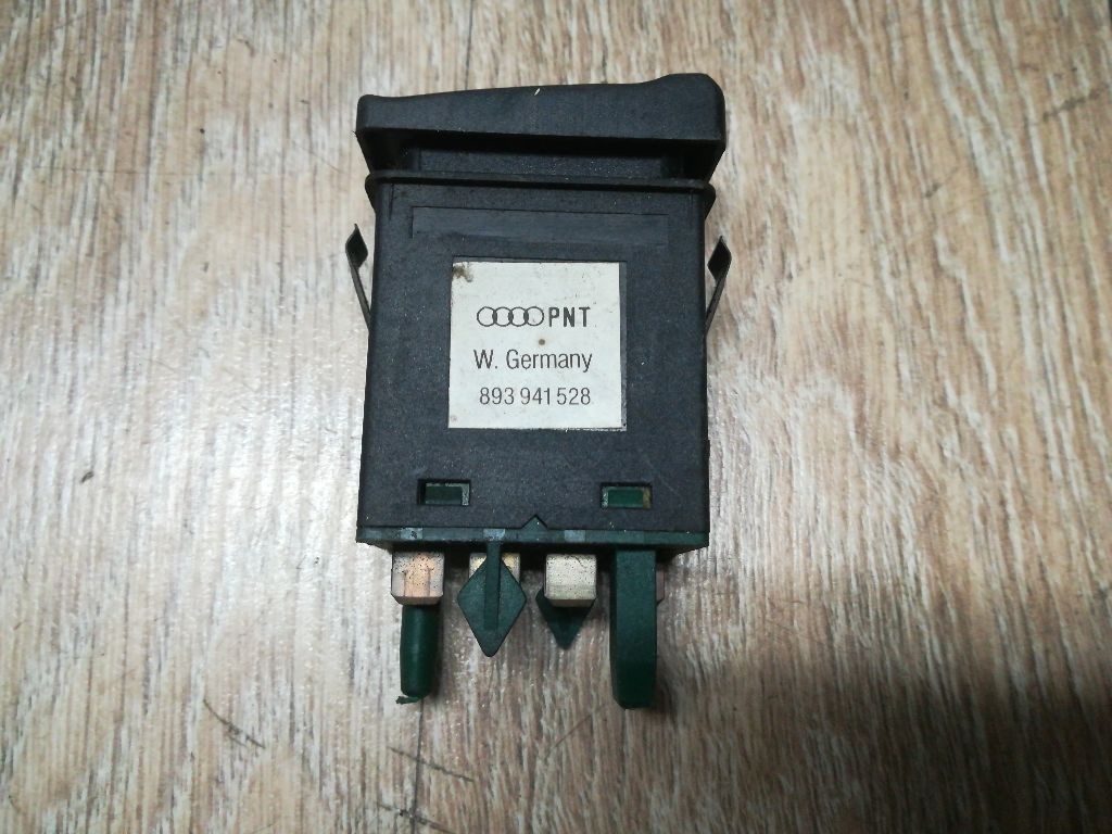 Кнопка  к Audi 100 1993