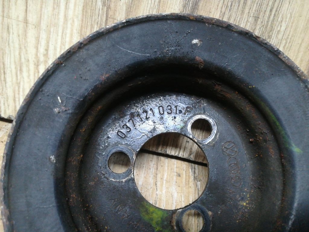 Шкив помпы к Volkswagen Passat 1992