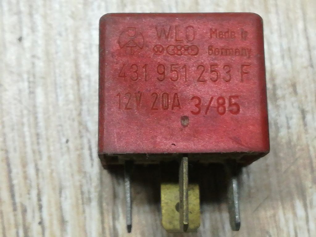 Реле (прочие) к Audi 80 1995