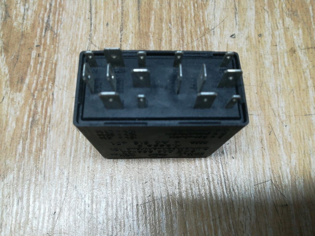 Реле (прочие) к Audi 100 1990