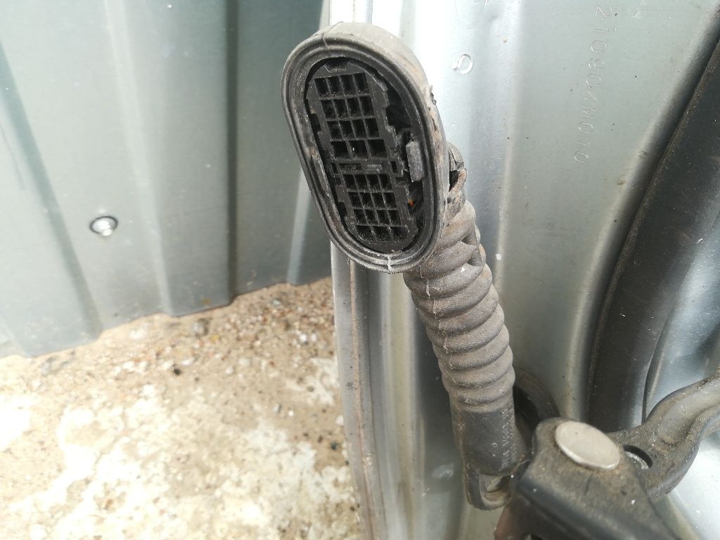 Проводка двери к Ford C-MAX 2004