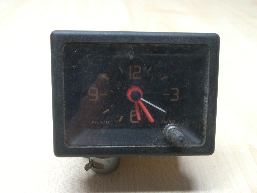 Часы к Renault 19 1991