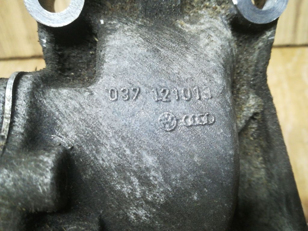 Помпа к Audi 80 1995