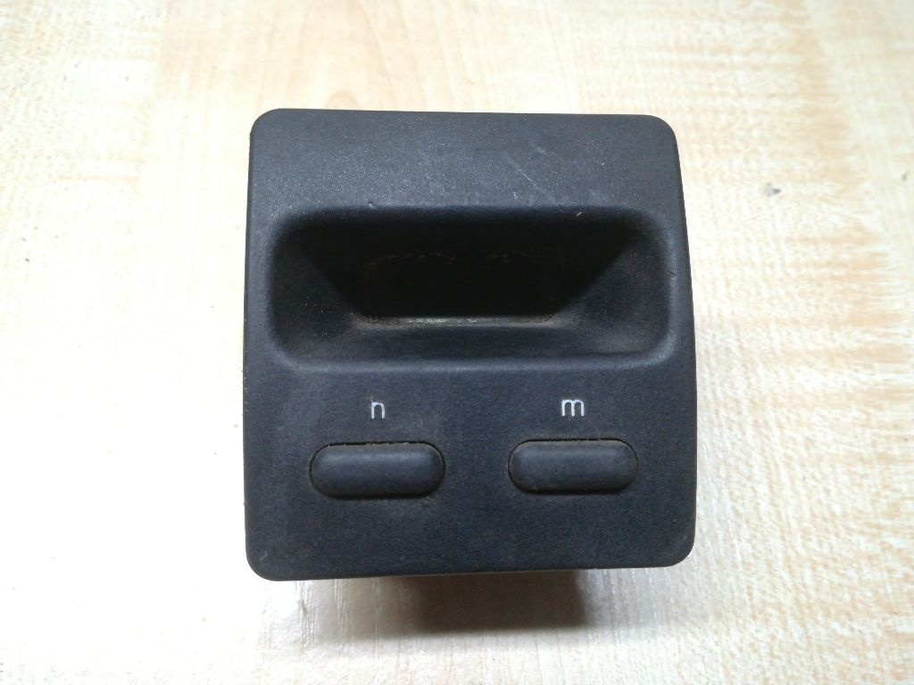 Часы к Ford Fiesta 1995